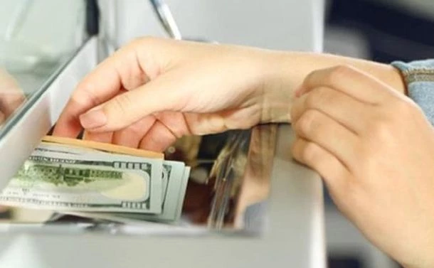 Як переказати гроші з Бразилії в Україну